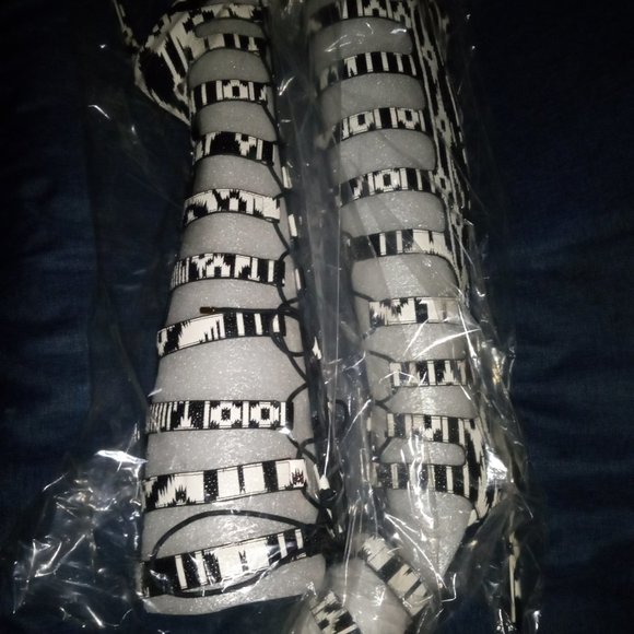 Privileged " GLADIATOR BABY " ( BRAND NEW ) - Picture 4 of 4